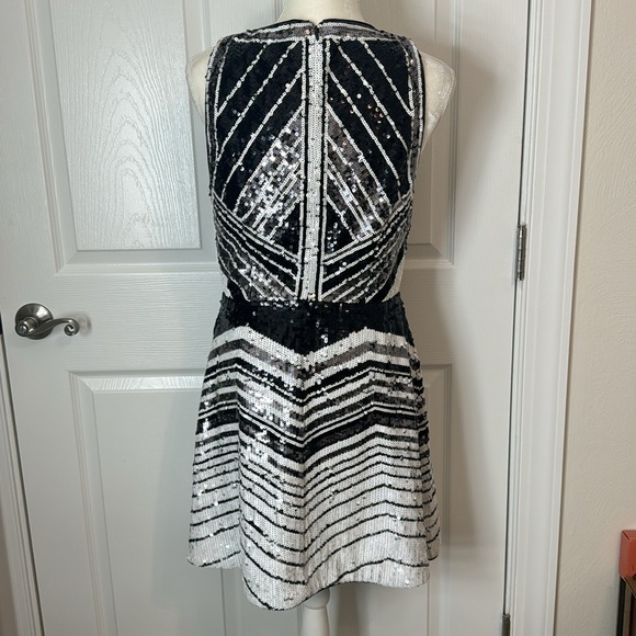 Guess chevron sequin dress - Picture 5 of 8